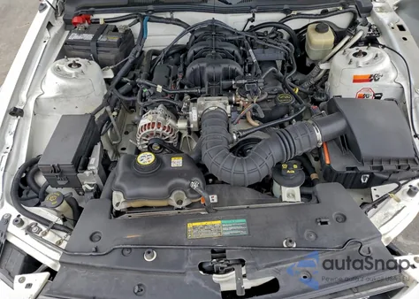 2008 Ford Mustang z USA, uszkodzony, nr VIN 1ZVHT80N385173351